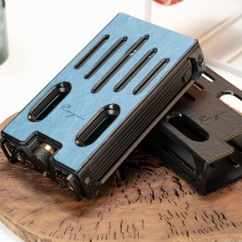 Cayin C9 II con copertura protettiva