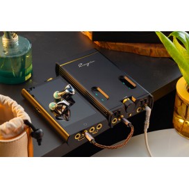 Cayin C9 II con copertura protettiva